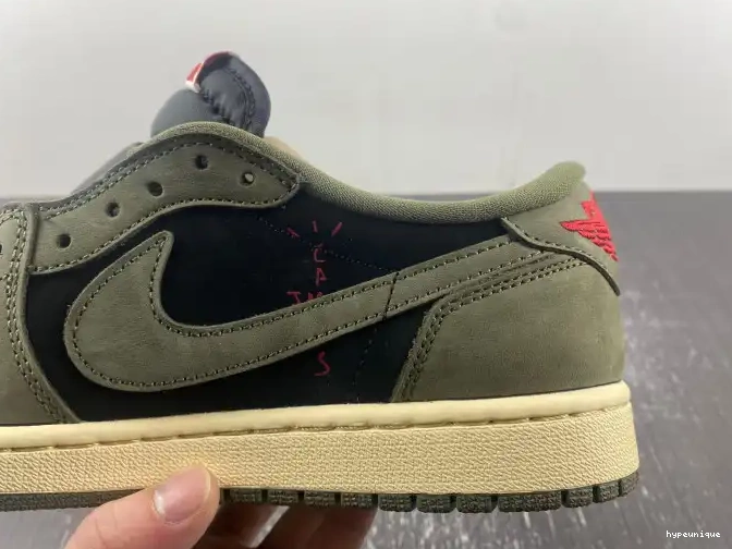 HYPE DM7866-002 AIR LOW JORDAN OG TRAVIS 1 'BLACK SP SCOTT OLIVE' X 0429